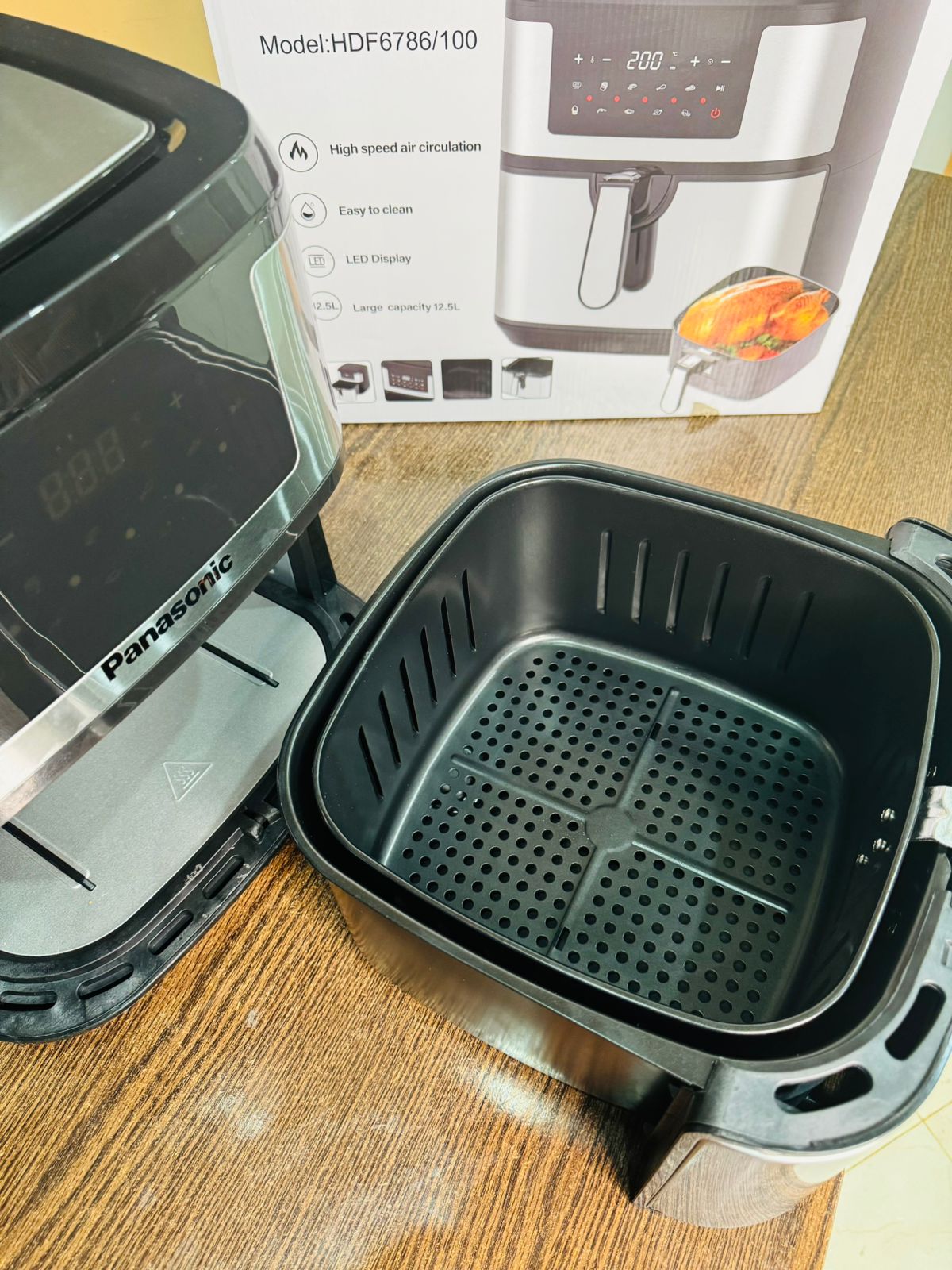 PANASONIC AIR FRYER 12.5 LITRE MODEL HDF6786/100