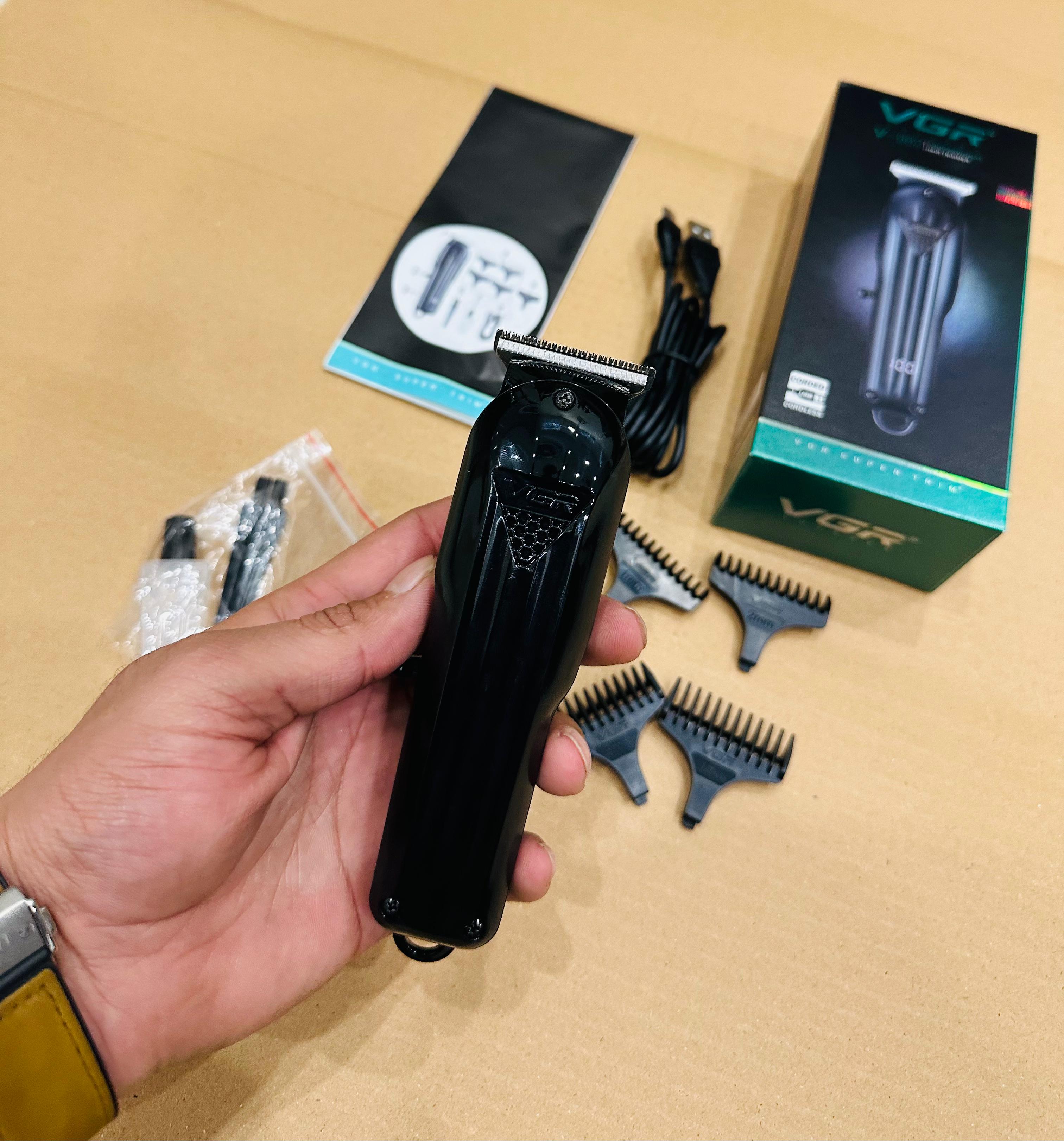 VGR V-982 Digital Display Professional Cordless Hair Clipper