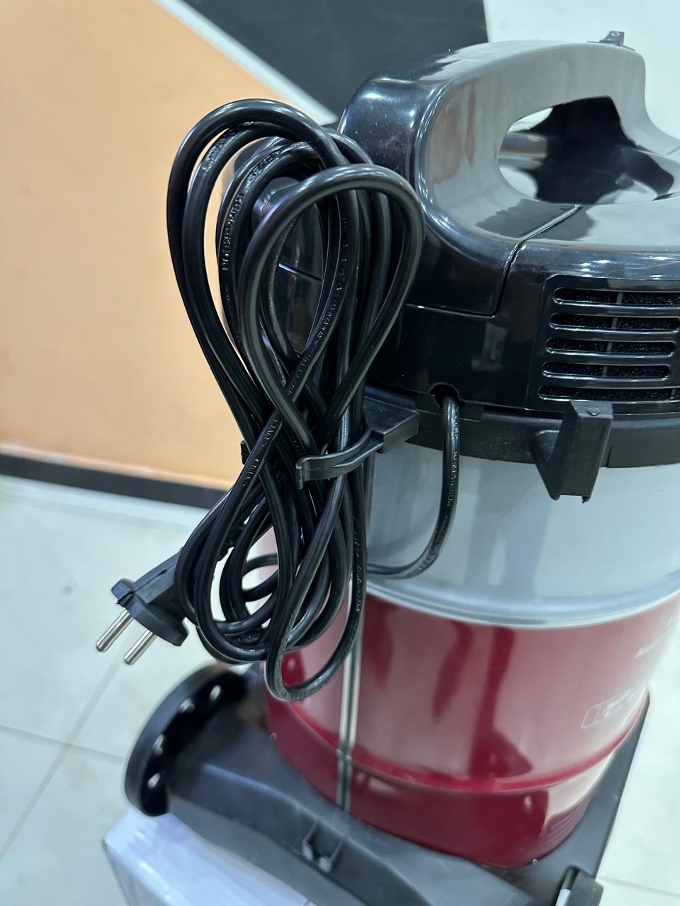 HITACHI IMPORTED VACUUM CLEANER 25 L