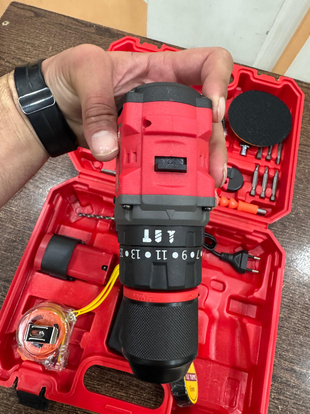 Milwaukee Brushless 28V Drill machine with Toolkit
