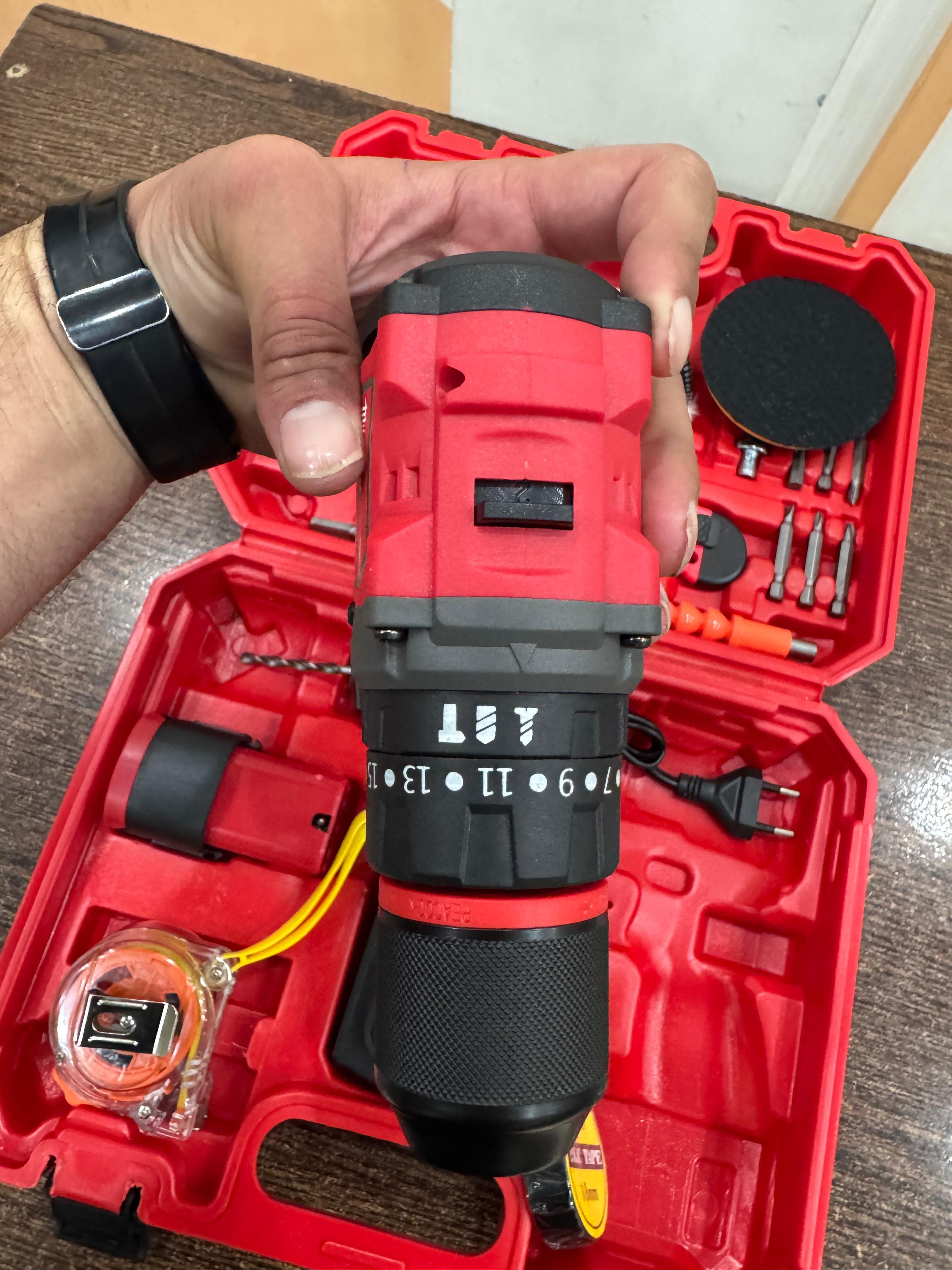 Milwaukee Brushless 28V Drill machine with Toolkit
