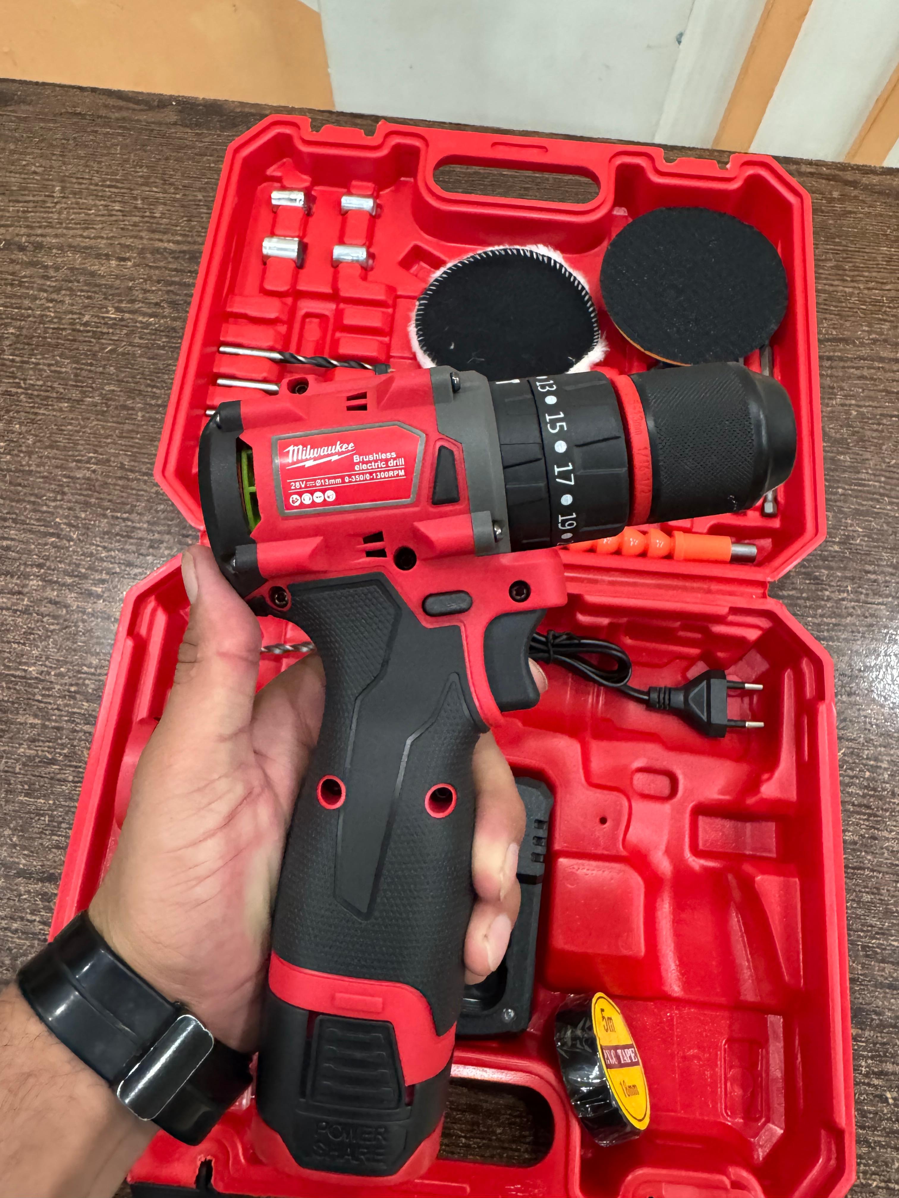 Milwaukee Brushless 28V Drill machine with Toolkit
