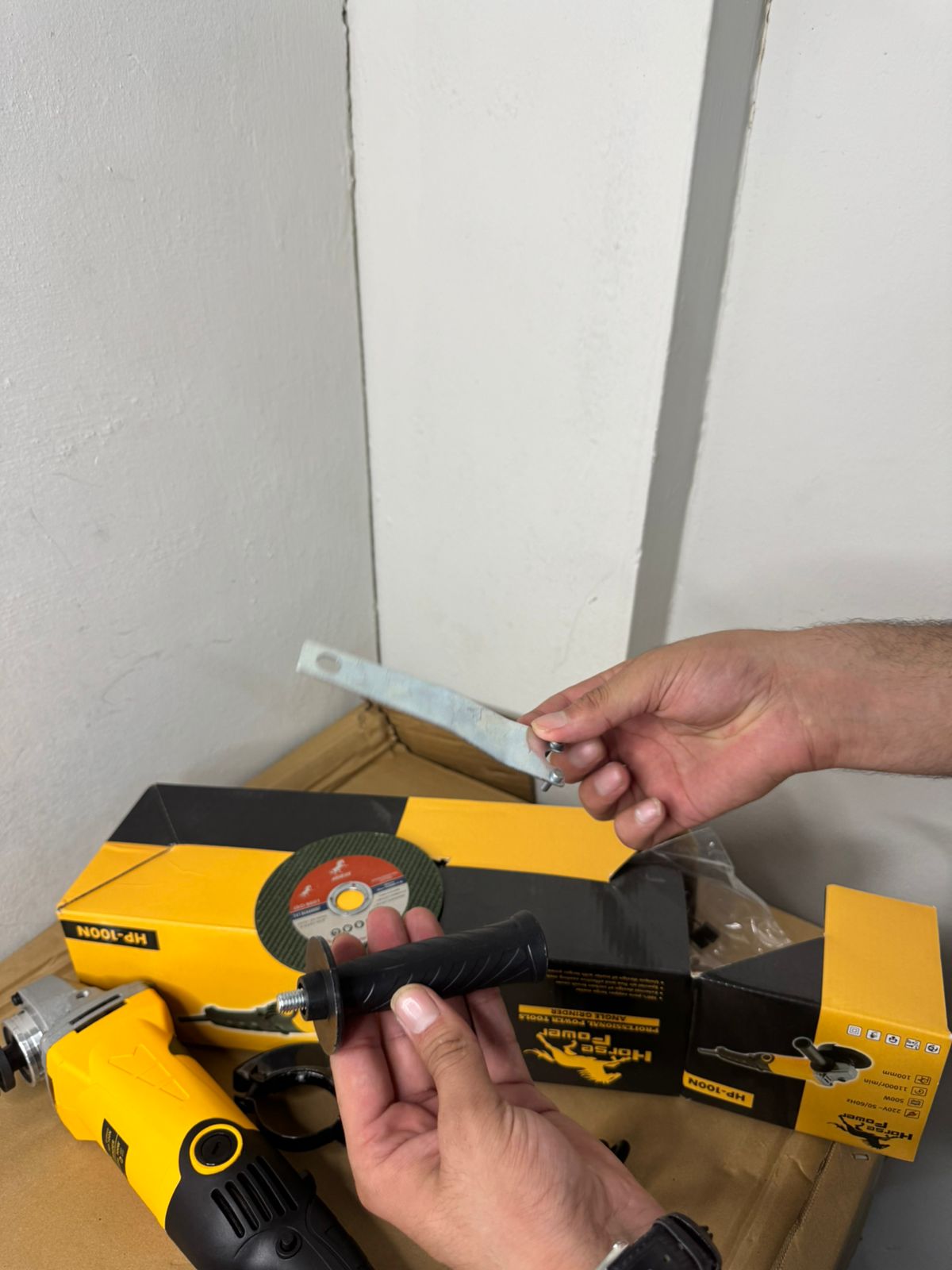 Heavy-Duty Electric Angle Grinder With Soft Grip