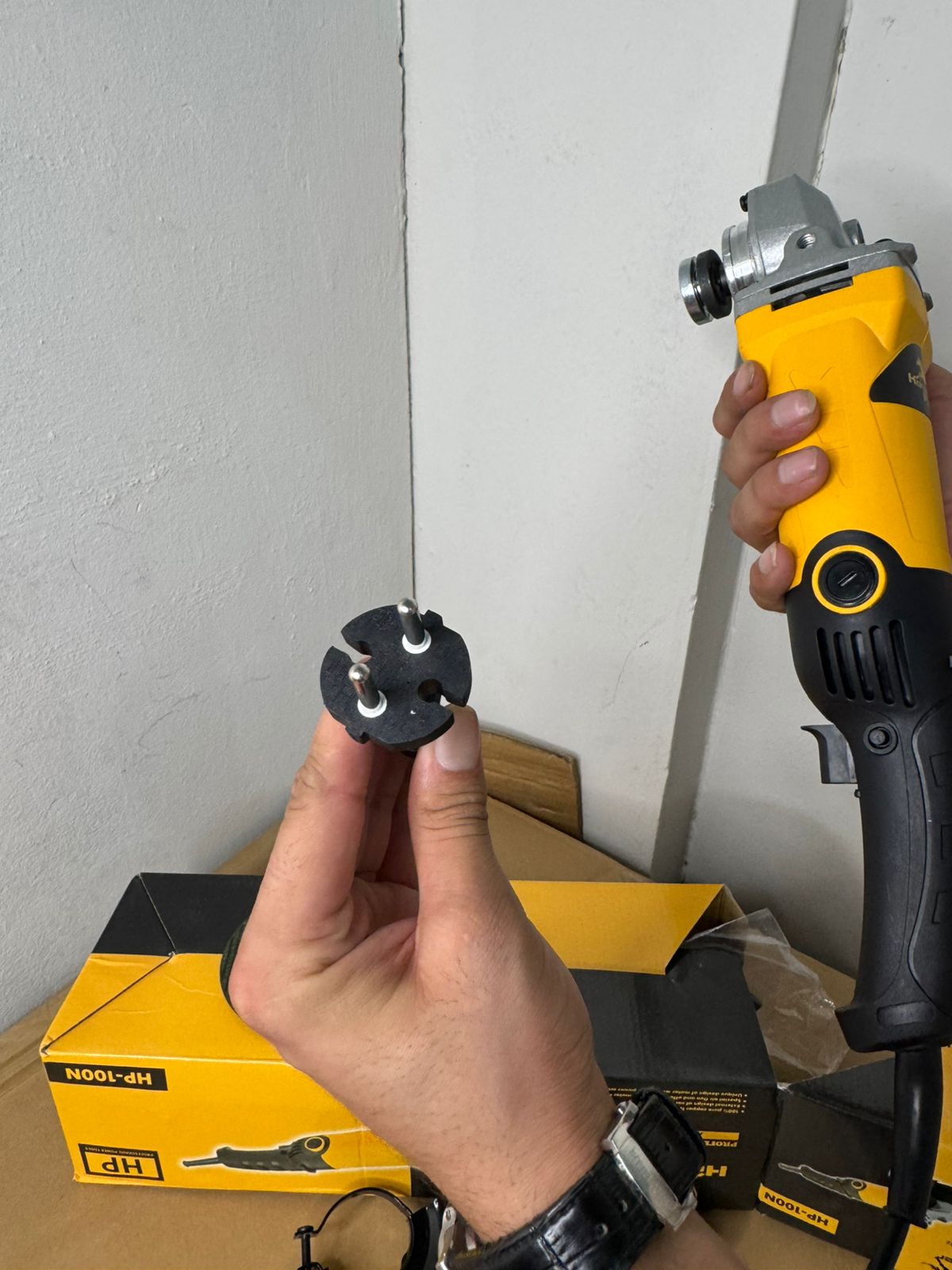 Heavy-Duty Electric Angle Grinder With Soft Grip
