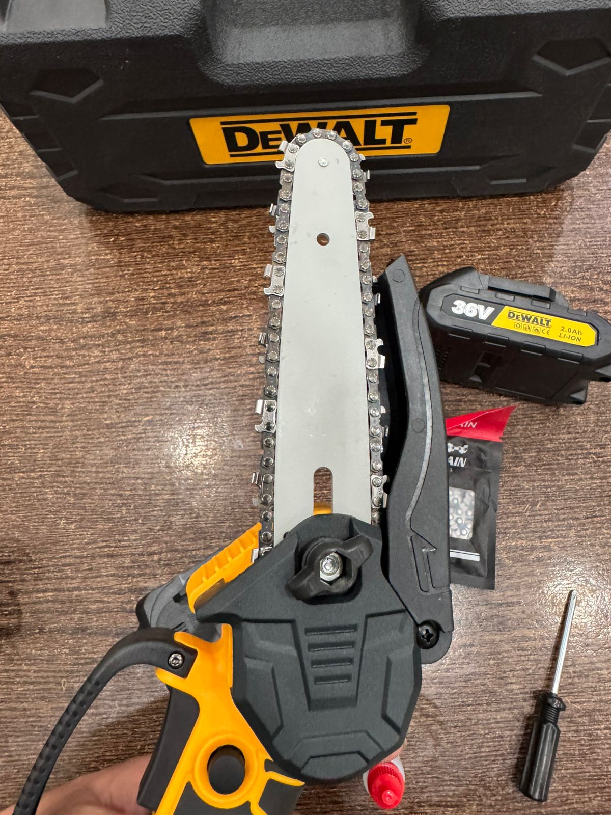 DeWalt 36V Brushless Rechargeable Chainsaw Kit – Dual Battery