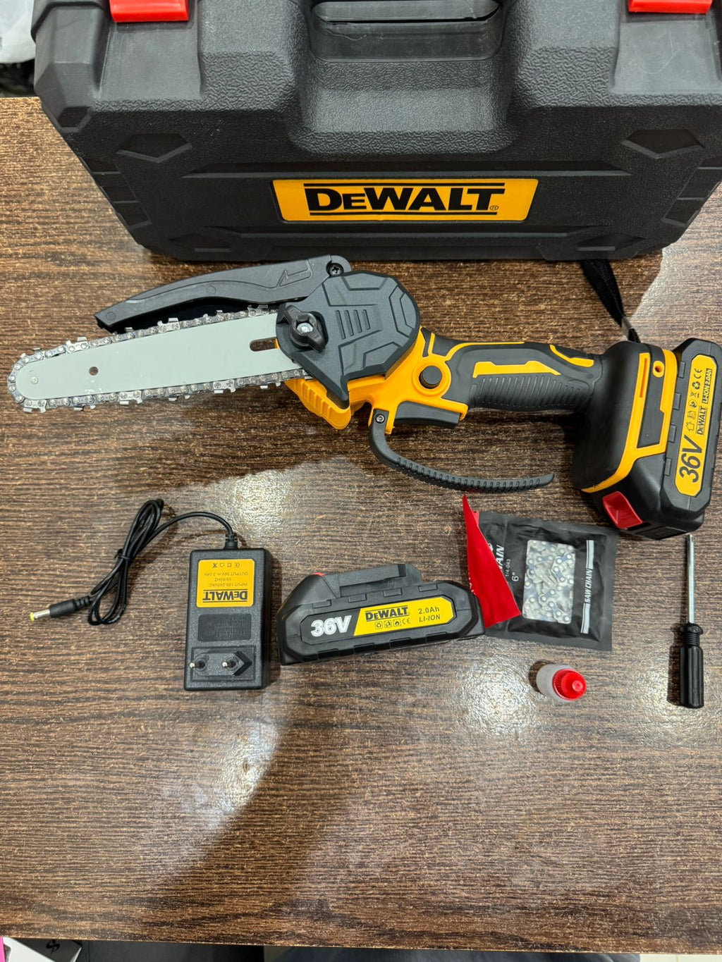 DeWalt 36V Brushless Rechargeable Chainsaw Kit – Dual Battery