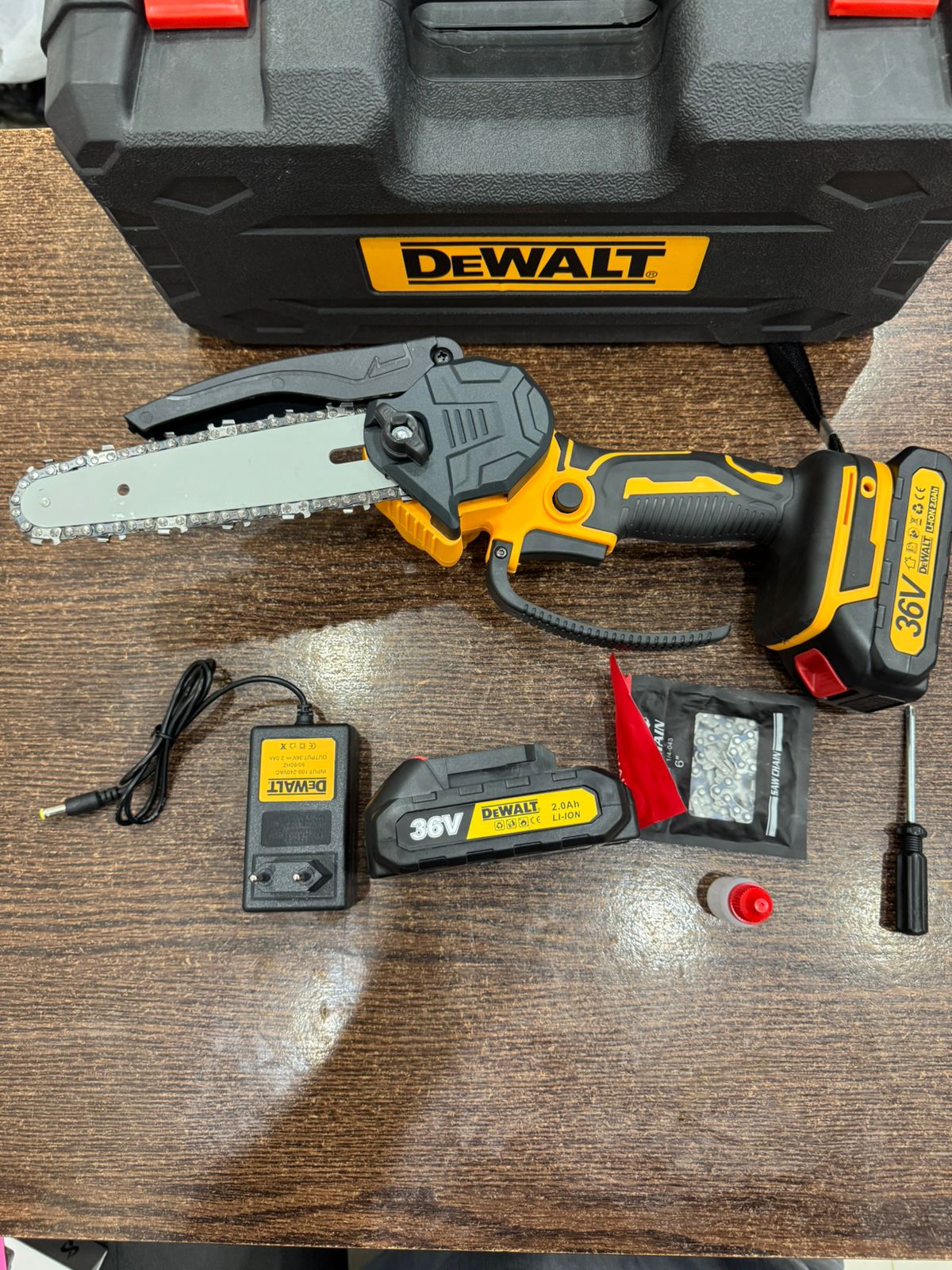 DeWalt 36V Brushless Rechargeable Chainsaw Kit – Dual Battery