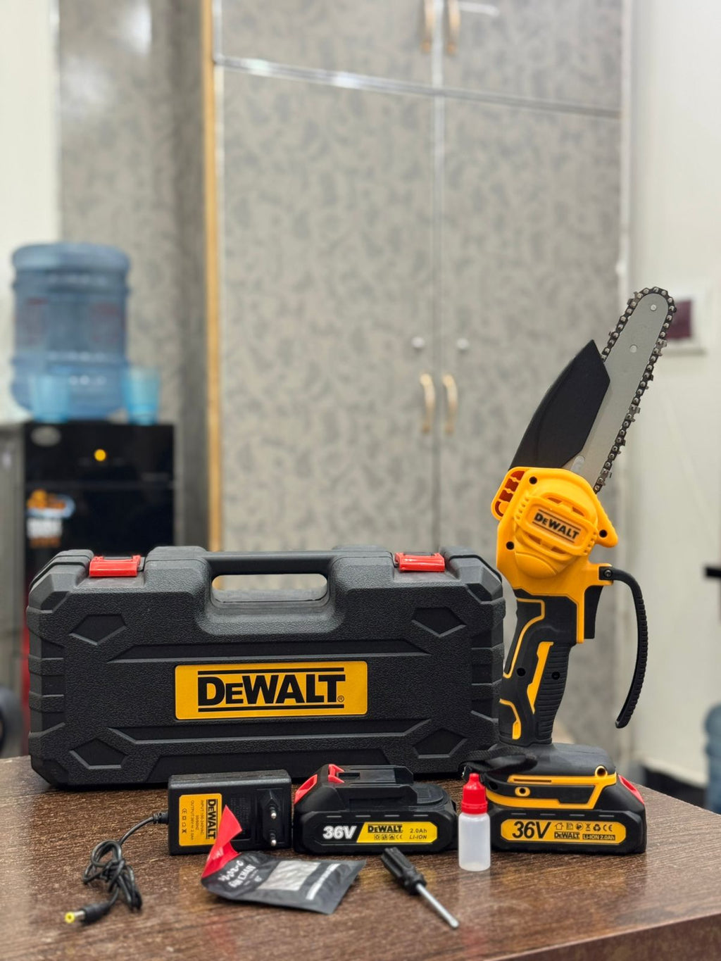 DeWalt 36V Brushless Rechargeable Chainsaw Kit – Dual Battery