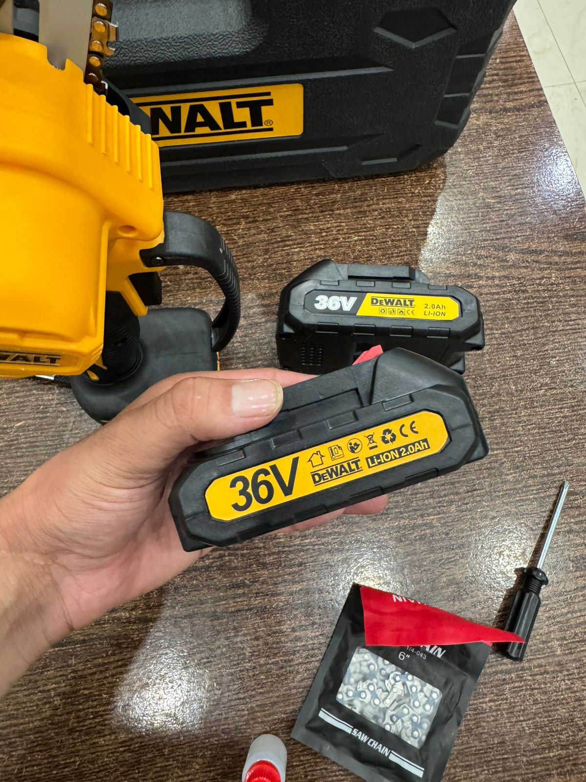 DeWalt 36V Brushless Rechargeable Chainsaw Kit – Dual Battery