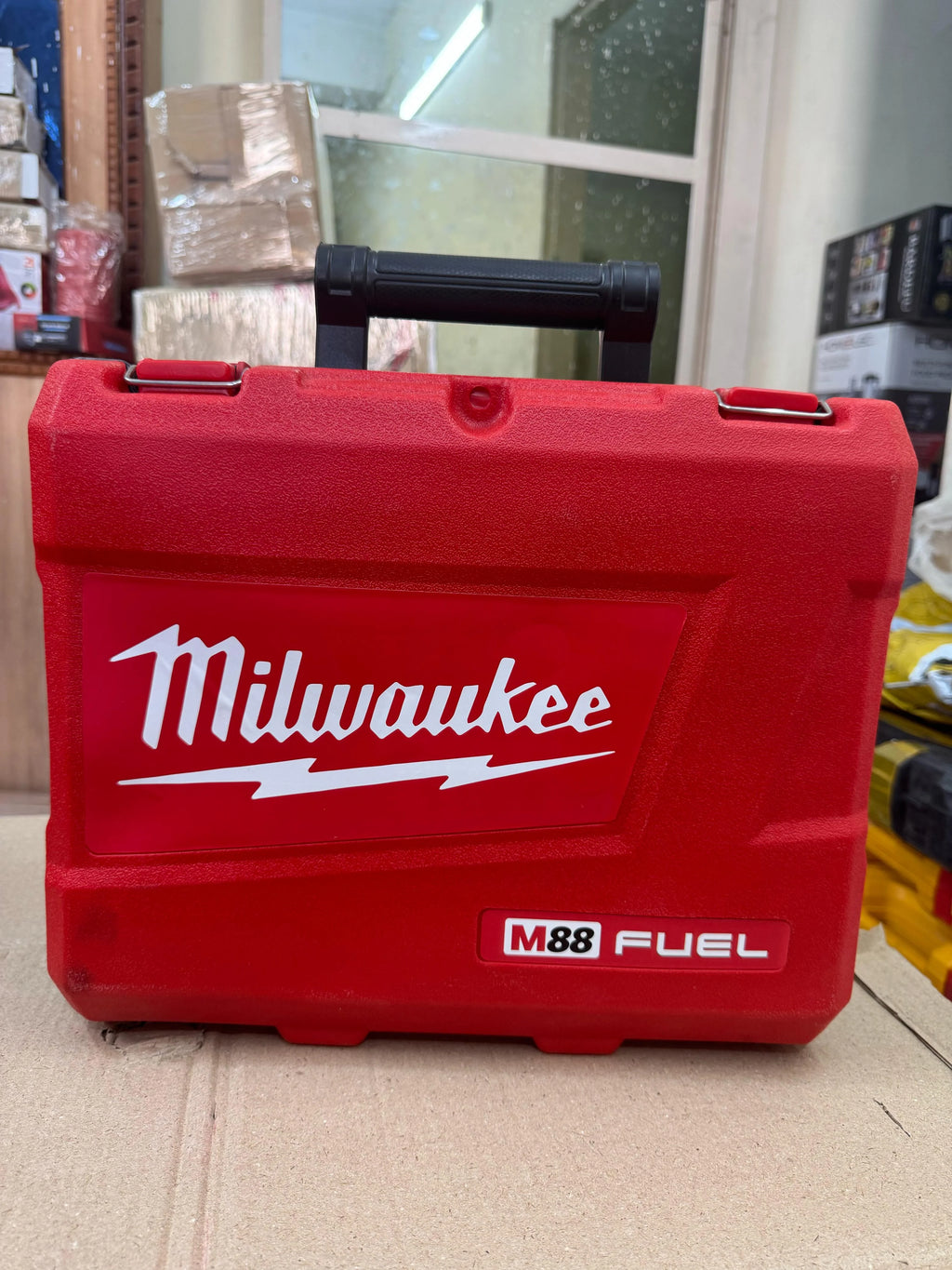 Milwaukee Brushless Angle Grinder with 88V battery {5 inches}