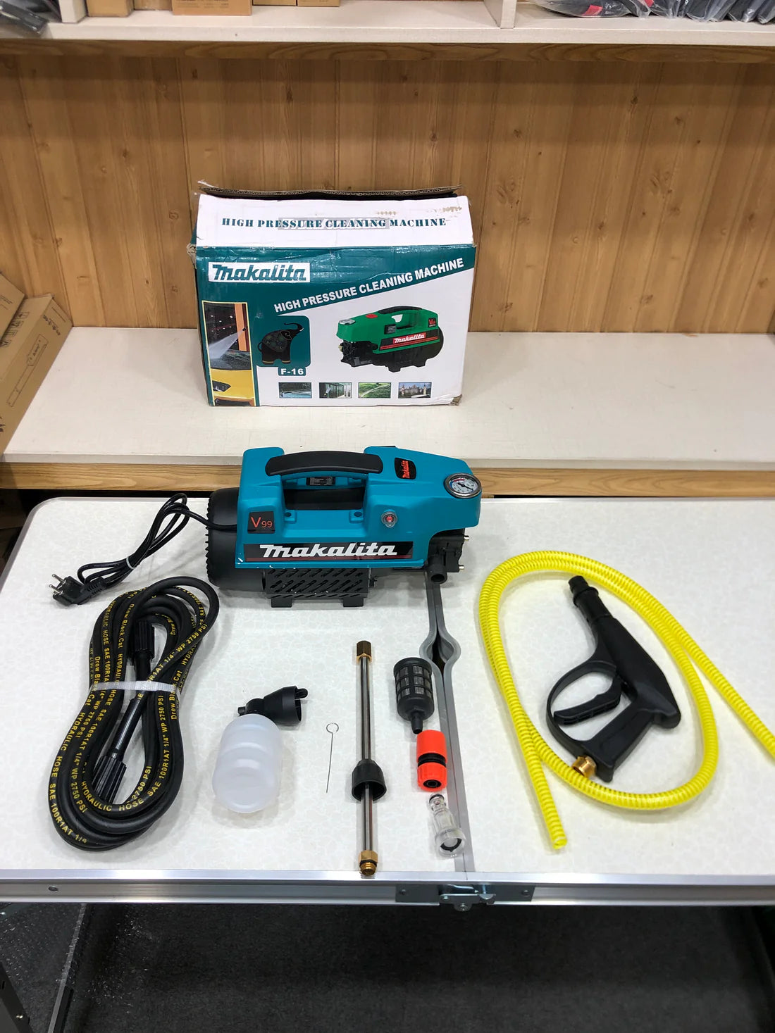 MAKITA F-16 High Pressure Car Washer