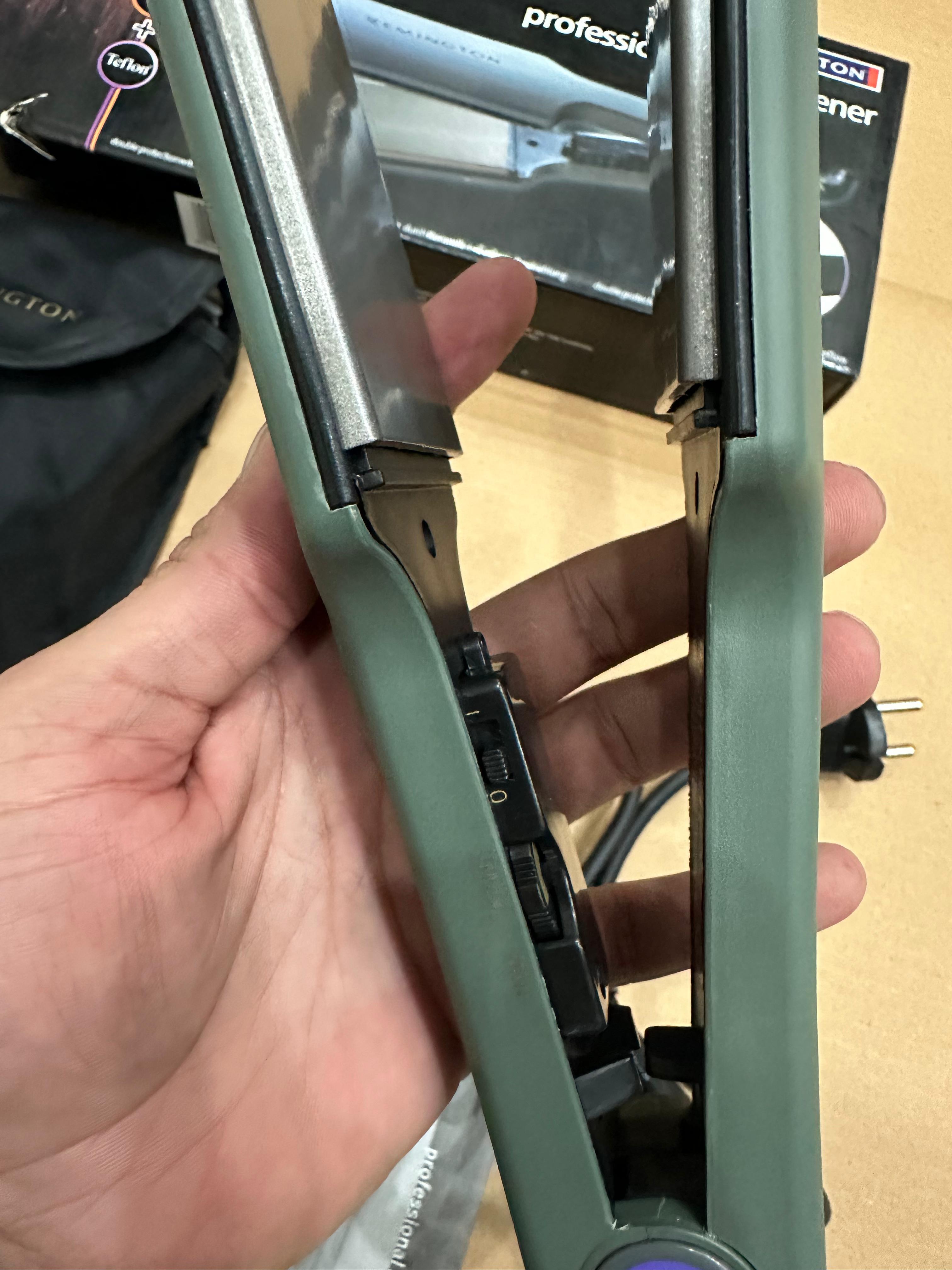 REMINGTON HAIR  STRAIGHTENER S-3003
