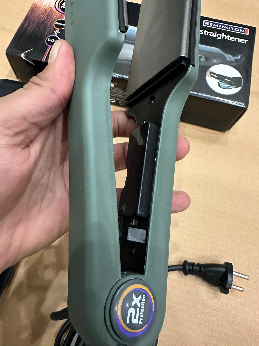 REMINGTON HAIR  STRAIGHTENER S-3003