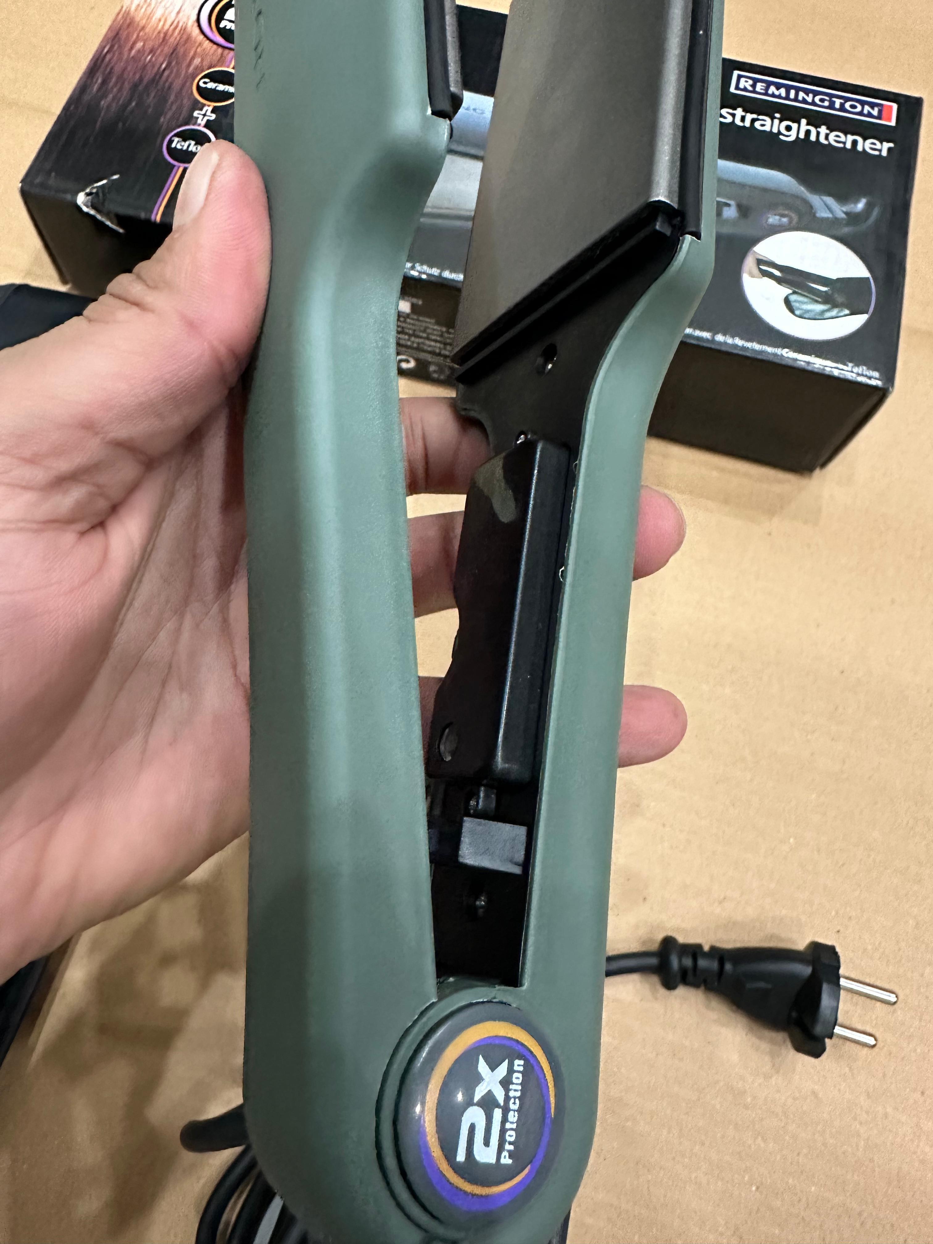 REMINGTON HAIR  STRAIGHTENER S-3003